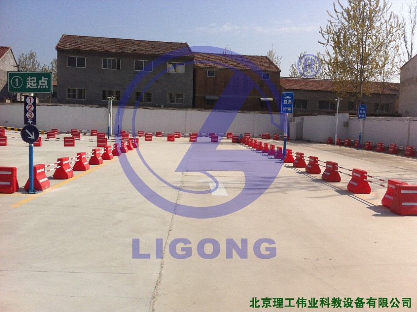 科目二場地考試，直角轉彎